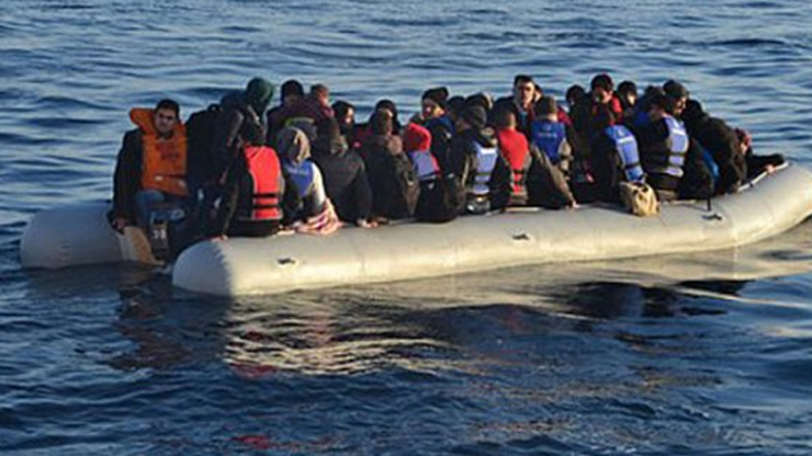 Midilli Adasına 24 saatte 300 göçmen çıktı