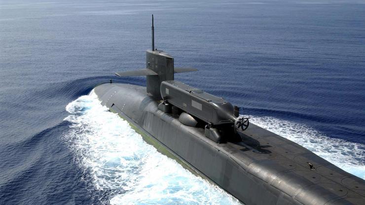 ABD Koreye dünyanın en büyük denizaltısını gönderdi