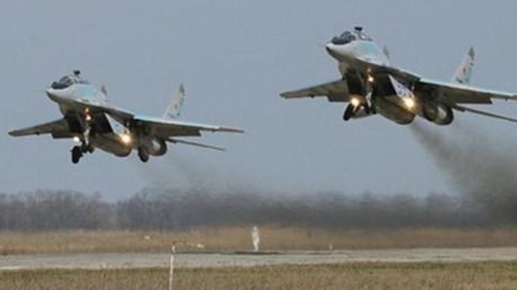 Rusya, askeri uçaklarının yarısını Suriye’den çekti