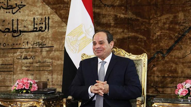 Mısırda yargının kontrolünü Cumhurbaşkanına veren kanun kabul edildi