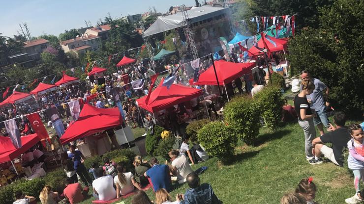 İstanbul sokak lezzetlerine, müzik ve eğlenceye doydu