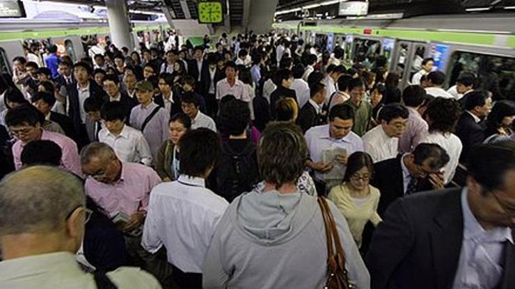 Tokyo metrosu Kuzey Kore tedbirinden vazgeçti