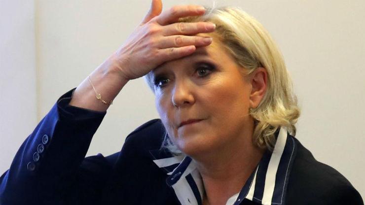 DEAŞ paylaşımları Le Pen’i dokunulmazlığından etti