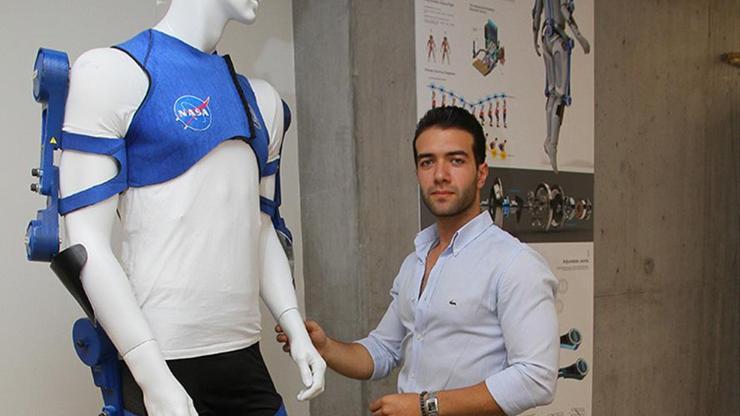 Mehmet Ergülün astronotlar için egzersiz kıyafetine ödül