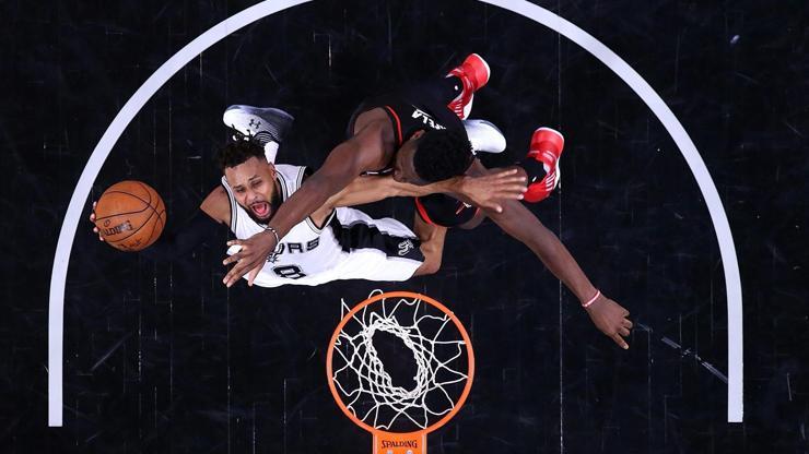 NBA: Spurs öne geçti
