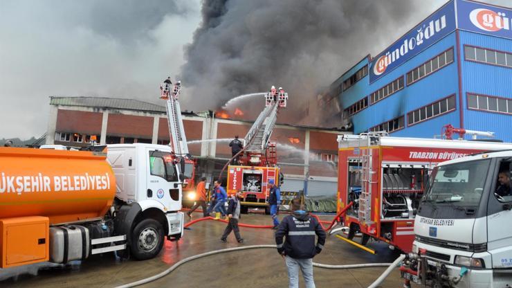 Trabzonda mobilya fabrikası alev alev yandı
