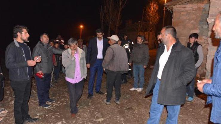 Erzurumlular 4.7lik deprem sonrası evlerine girmeye korktu