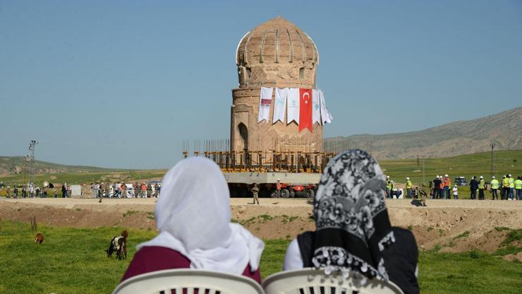 550 yıllık Zeynel Bey Türbesi böyle taşındı