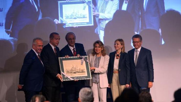 TÜSİADdan Cumhurbaşkanı Erdoğana tablo hediyesi