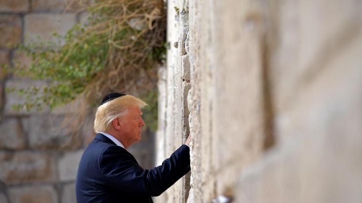 Tarihte bir ilk Trump, Ağlama Duvarında