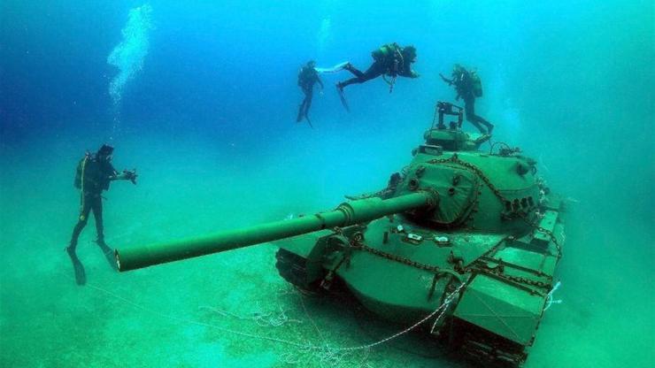 TSK o görüntüleri paylaştı: Tank denize böyle batırıldı