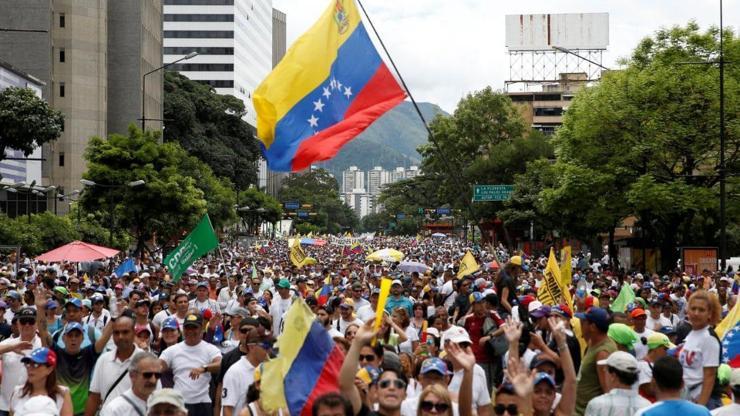 Venezuelada muhalif Guaido, hükümetle müzakere ettiğini açıkladı