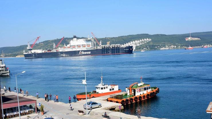 Türk Akımı için gelen gemi, Çanakkale Boğazında