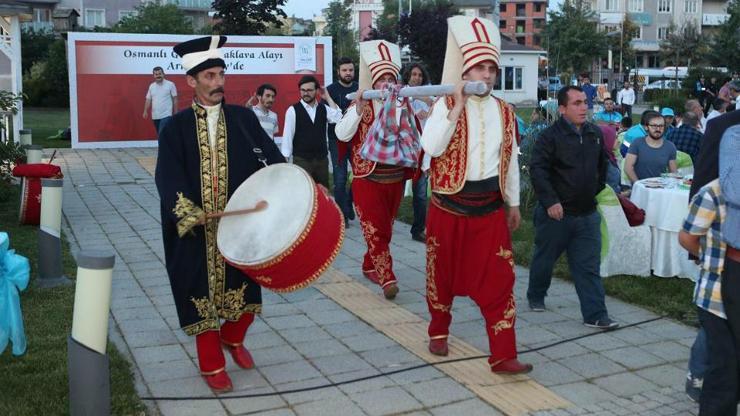 Arnavutköyde bir Osmanlı geleneği: Baklava Alayı