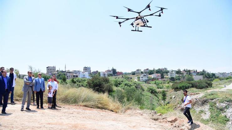 Adanada dronela sinek ilaçlaması