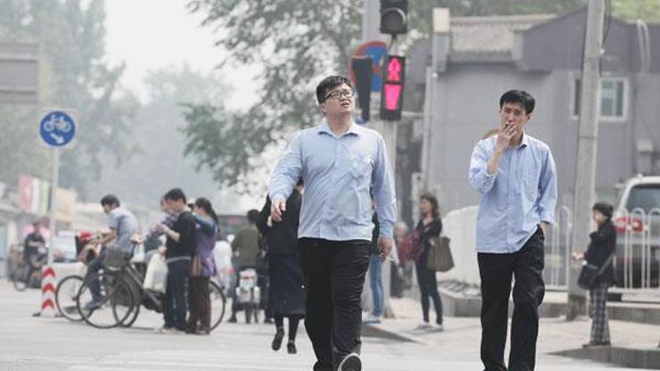 Çin’de kırmızı ışıkta geçen yayalara özel ceza sistemi