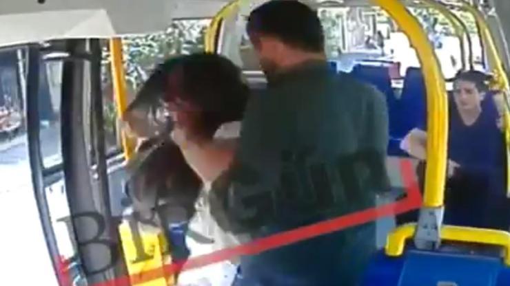 Şort giydiği için genç kadını döven saldırgan kamerada