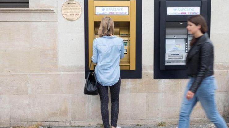 50 yıl önce bugün ilk defa ATMden para çekildi