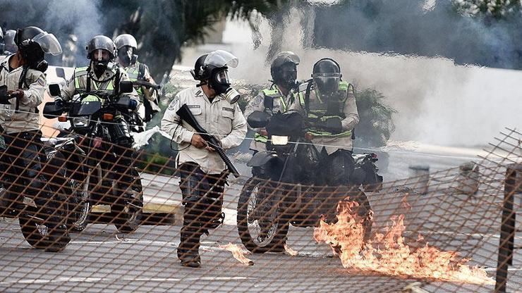 Venezueladaki hükümet karşıtı protestolarda 4 kişi öldü