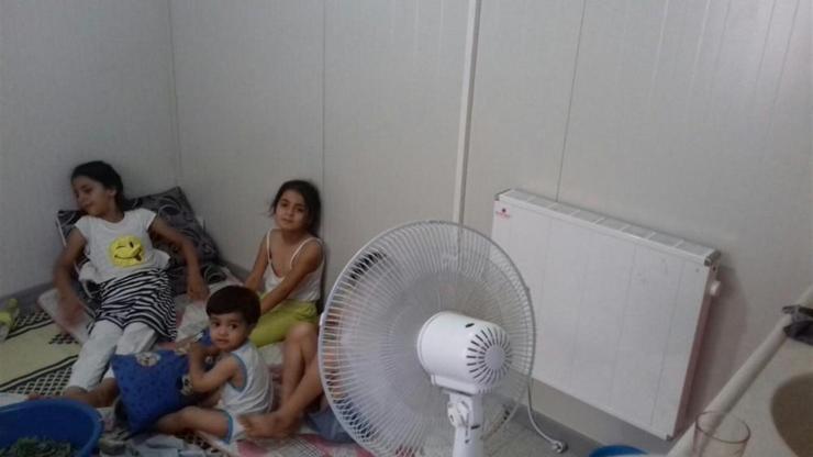 Sıcak hava Suriyeli sığınmacıları konteyner kente hapsetti