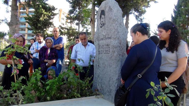 Ali İsmail mezarı başında anıldı