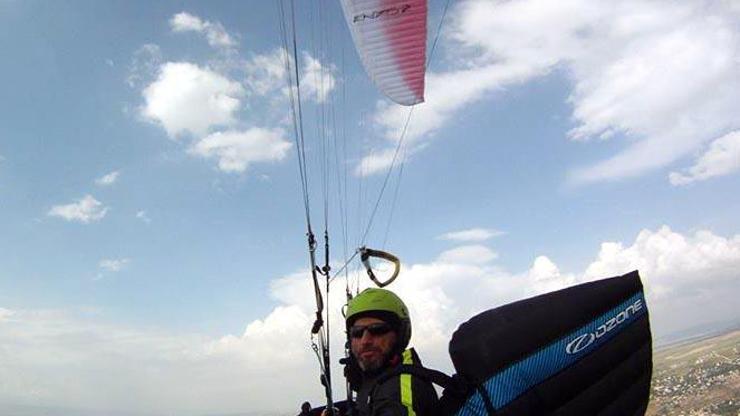 Yamaç paraşütçüsünün feci ölümü: Havada paraşütü kapandı