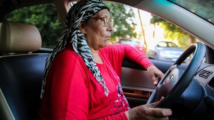 Bu kadın 38 senedir Kahire sokaklarını arşınlıyor