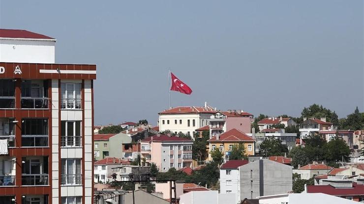 Kırklarelindeki Atatürk Evi’ne dev Türk Bayrağı asıldı