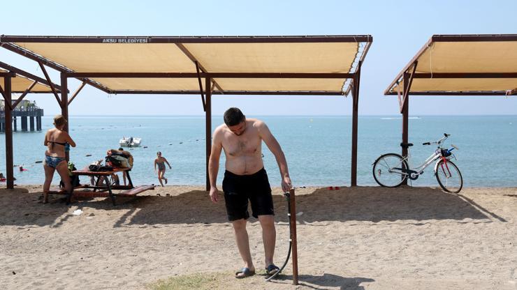 Antalyada halk plajındaki görüntü tepki çekti