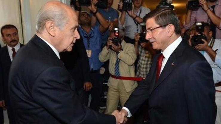 Bahçeli- Davutoğlu tartışmasına AK Partiden açıklama: Kabul edilemez