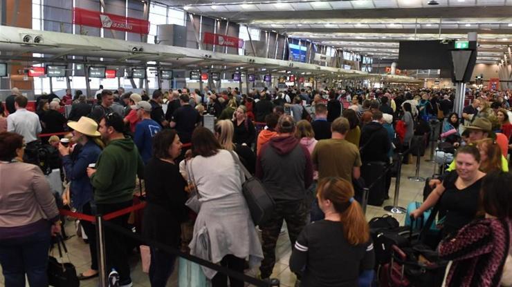 Avustralya havaalanlarında terör paniği, kaos yarattı