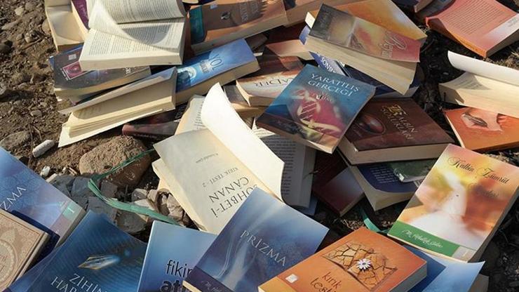 Fetullah Gülenin kitapları boş arazide bulundu