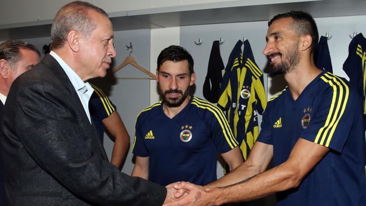 Cumhurbaşkanı Erdoğan, Fenerbahçe soyunma odasını ziyaret etti