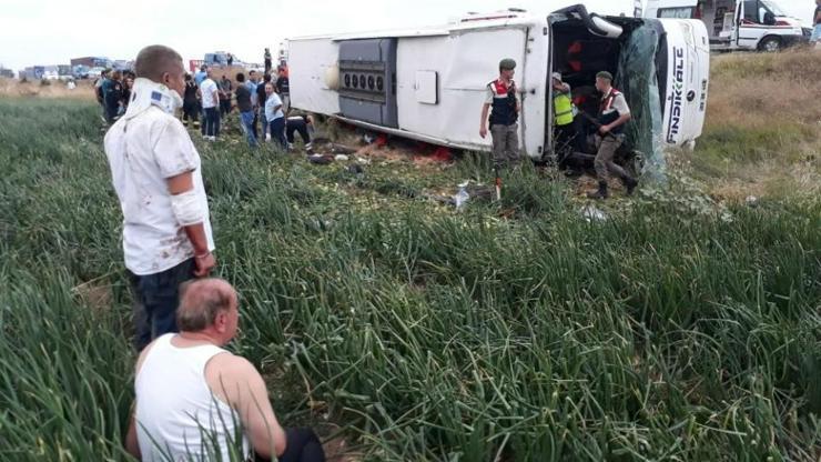 Amasyada yolcu otobüsü devrildi: 6 ölü, 35 yaralı