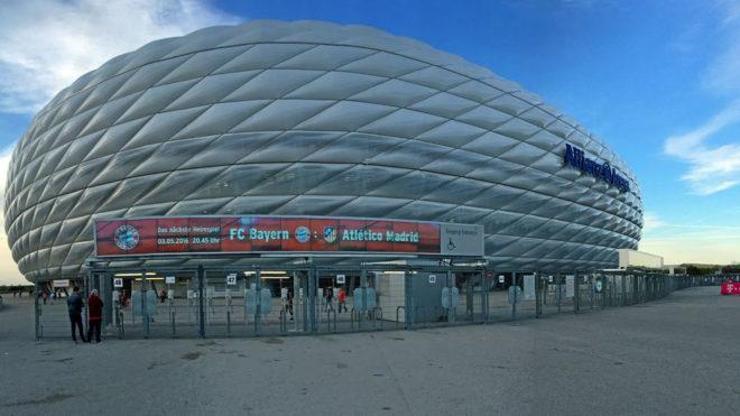 Rummennige: Allianz Arena, Neymardan daha ucuz