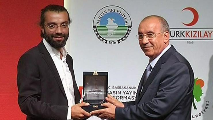 CNN TÜRK Kameramanı Ahmet Akpolata Meslek Onur Ödülü