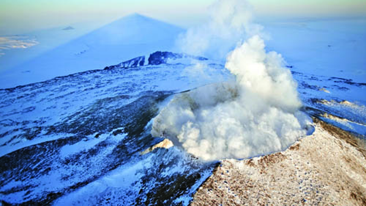 Bu volkanlar patlarsa dünya yerinden oynayabilir