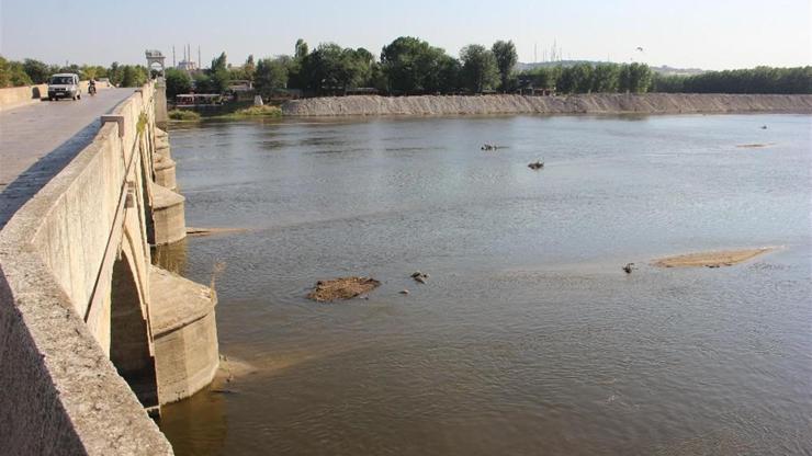 Meriç Nehri’nin debisi ‘dibe’ vurdu