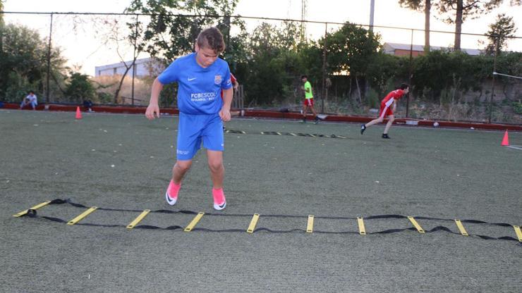 Barcelonaya transfer olan 12 yaşındaki Kaanın hedefi büyük