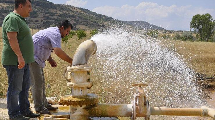 Bahçesinden termal gençlik pınarı çıktı