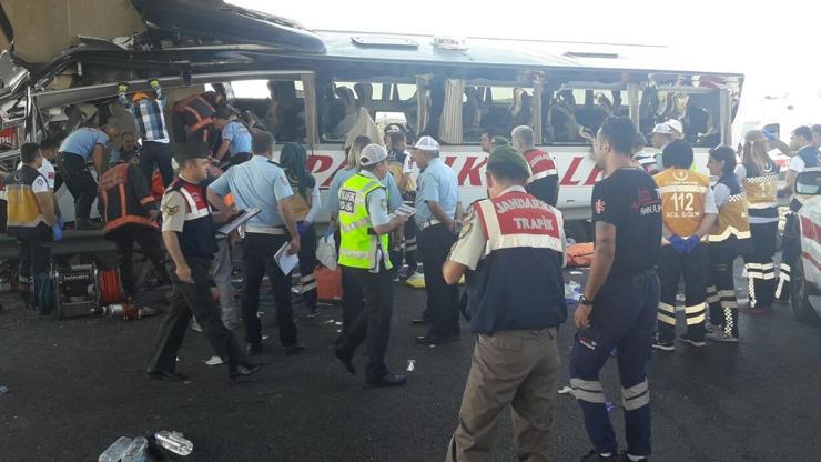 Son dakika... Ankara-Eskişehir yolunda yolcu otobüsü kaza yaptı