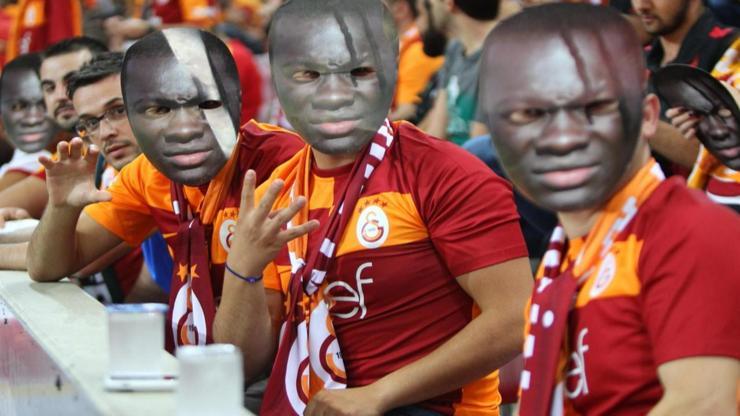 Galatasaraydan Bafetimbi Gomise anlamlı destek