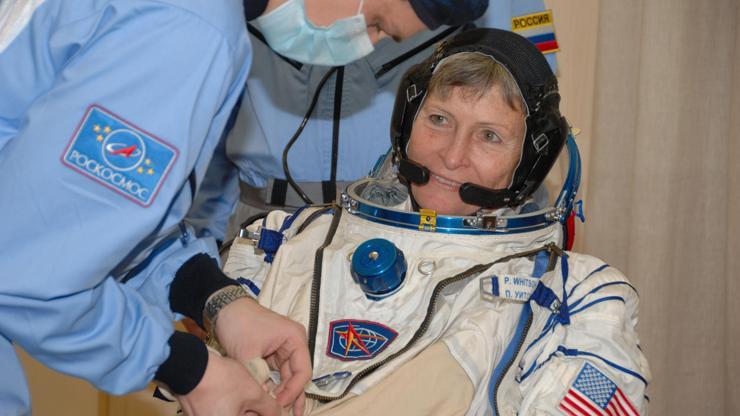 ABDli kadın astronot 288 gün sonra rekor kırarak dünyaya döndü