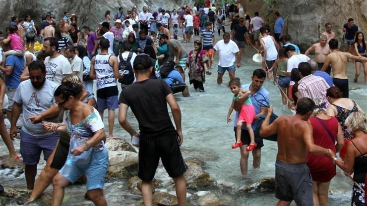 İğne atsan yere düşmez: Saklıkent Kanyonu