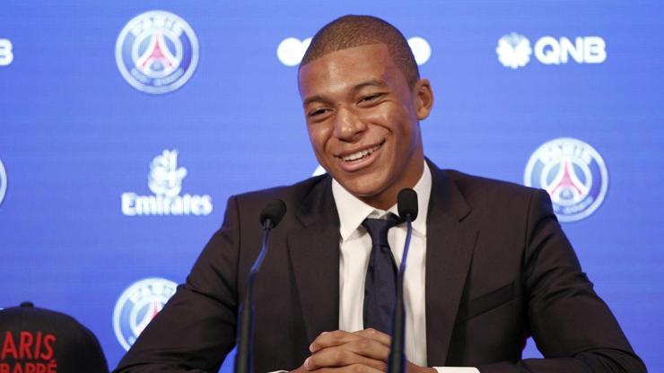 PSG, Mbappe için imza töreni gerçekleştirdi