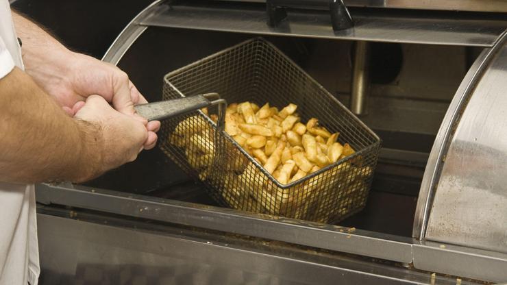 Ünlü fast food zinciri çalışanından patates itirafı