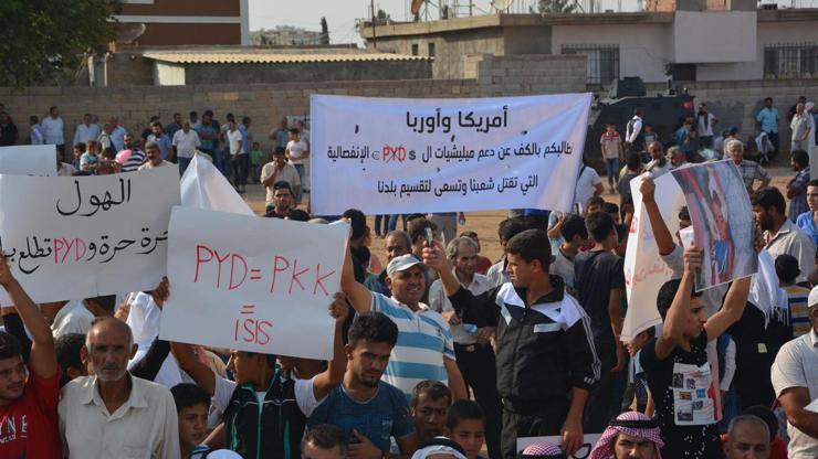 Suriyelilerden sınırda PKK protestosu