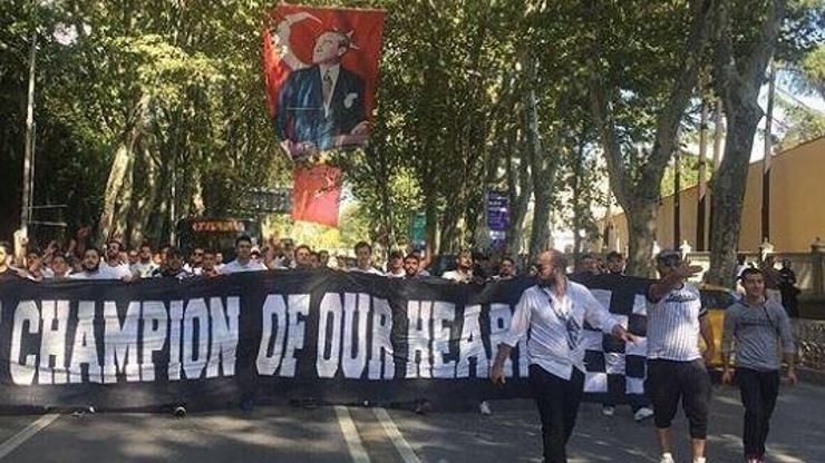 Beşiktaşlı taraftarlar derbi maç için toplanmaya başladı