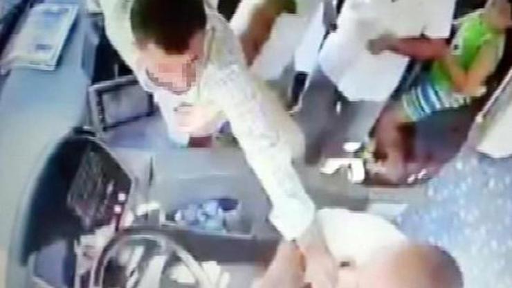 Antalyada otobüs şoförüne saldırı kamerada