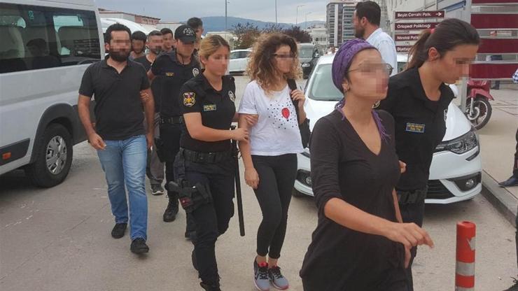 Eğitim müfredatı protestosuna 5 gözaltı